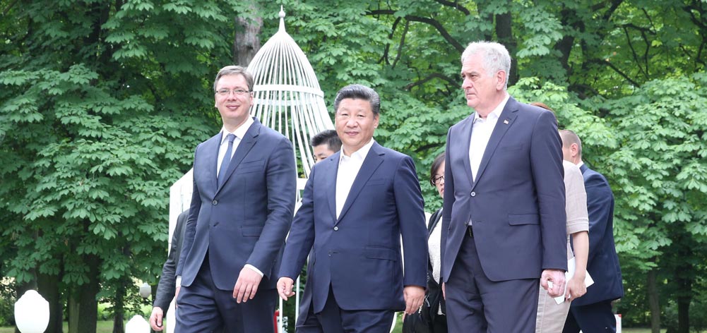 習(xí)近平出席塞爾維亞總統(tǒng)尼科利奇、總理武契奇共同舉行的午宴