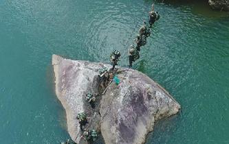 福建武警在深山峽谷和陌生海島開(kāi)展&ldquo;魔鬼&rdquo;大練兵