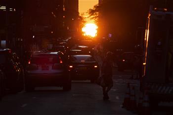 紐約迎來(lái)&ldquo;曼哈頓懸日&rdquo;