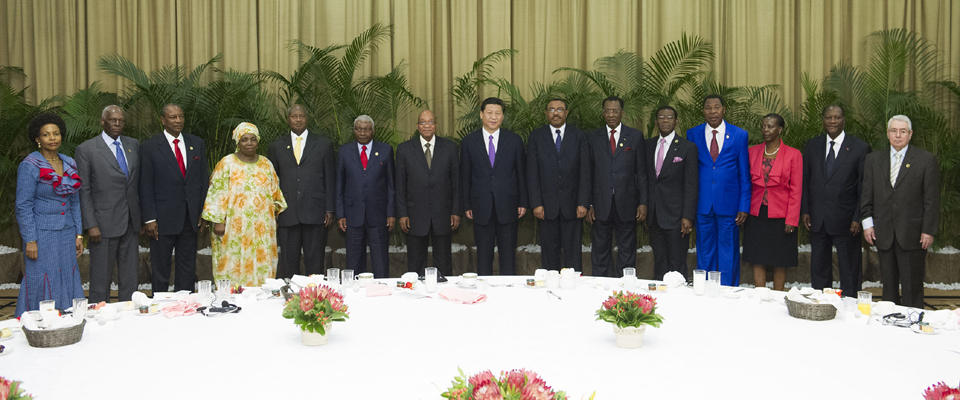 習近平同非洲國家領(lǐng)導(dǎo)人舉行早餐會