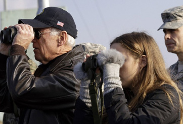 拜登參觀(guān)板門(mén)店