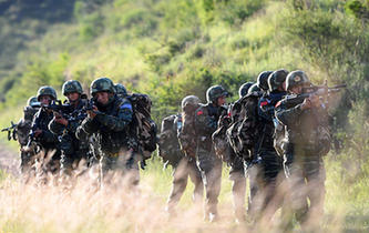 記憶&ldquo;魔鬼周&rdquo;｜看特戰(zhàn)隊(duì)員如何突破敵人封鎖線